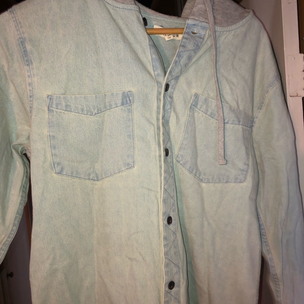 Pacsun mens small cotton shirt with hoodie.